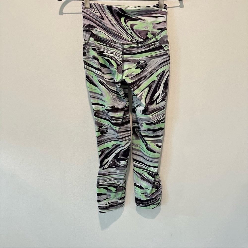 Lululemon Base Pace High-Rise Running Tight 25” - Picture 4 of 12